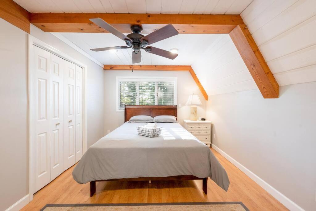 Secluded Waterfront A-Frame Cabin w/ Pvt Lake - Property Image 16