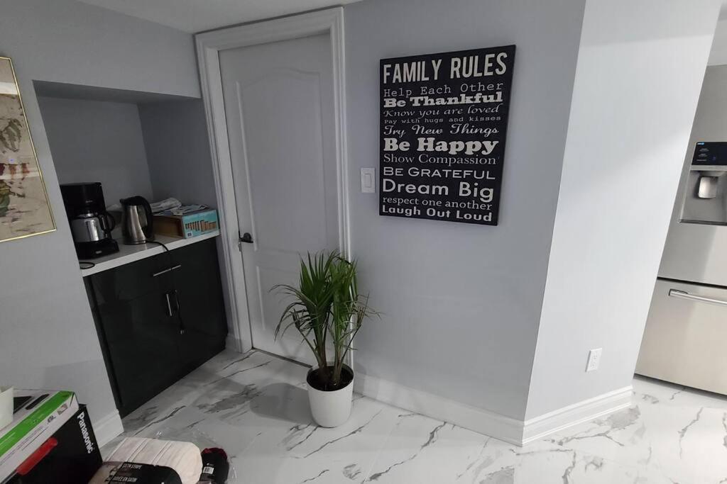 LUXURY 2-BEDROOMS UNIT WITH WIFI, LDR & PARKING.