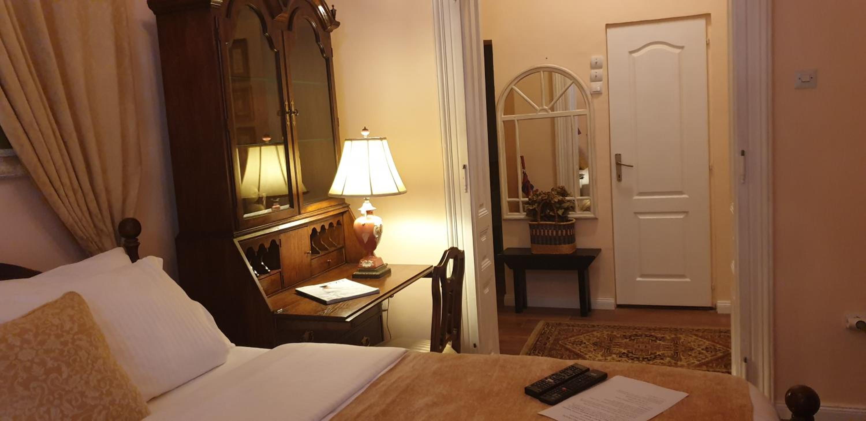 Apartment 7 view 3