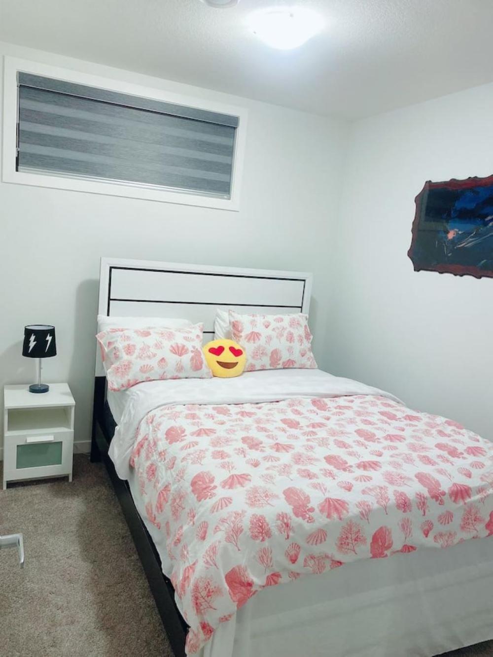 Somy Suite - Cozy 2bedrom with two queens bed and free street parking