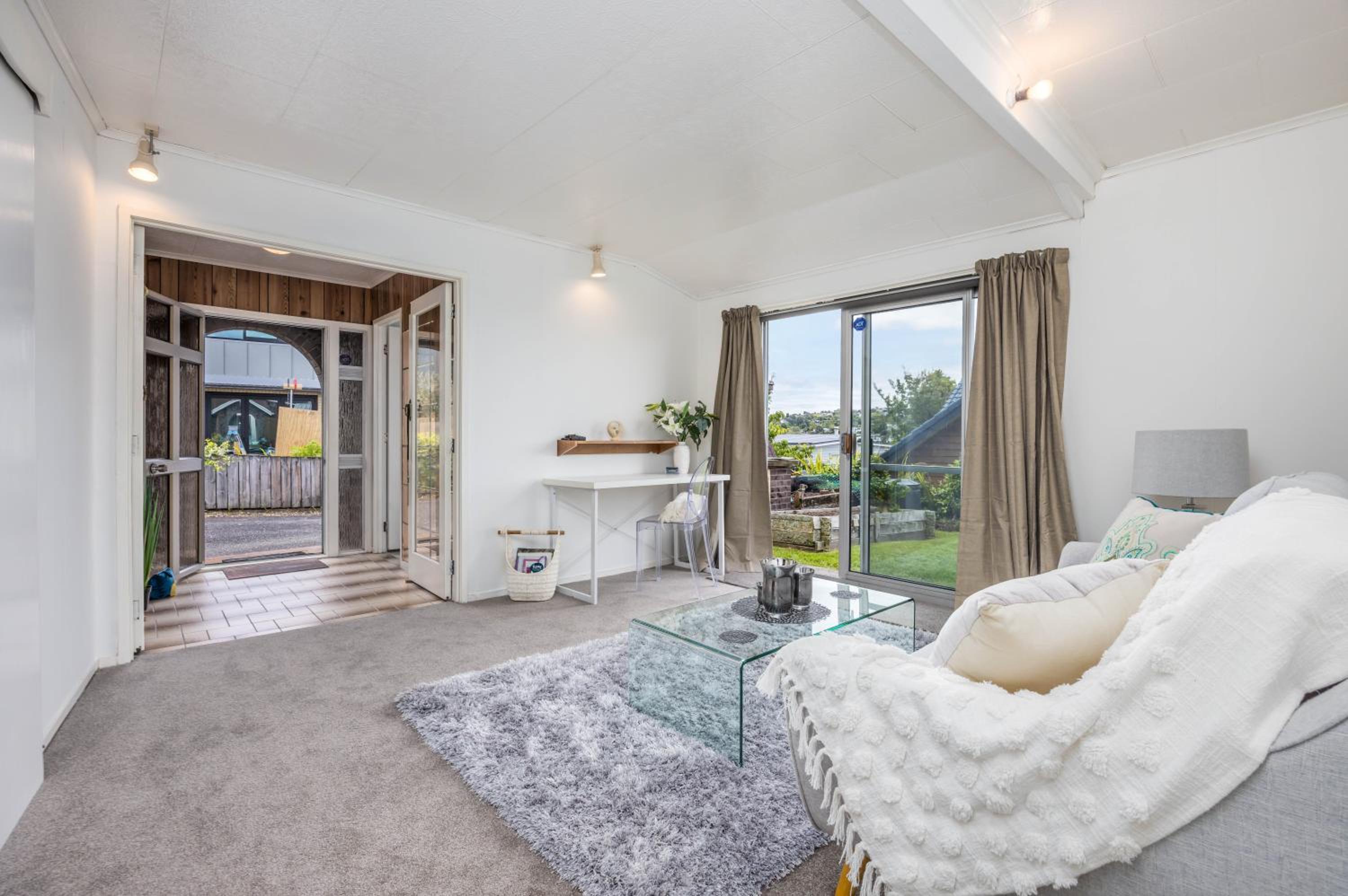 The Hidden Clifftop Gem - Ocean Views - Walk to Beach - 2 or 3 bedrooms per request view 3