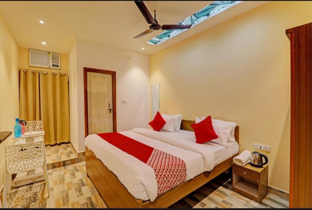 Hotel Royal Regency Palace Vijay chowk Gorakhpur view 3