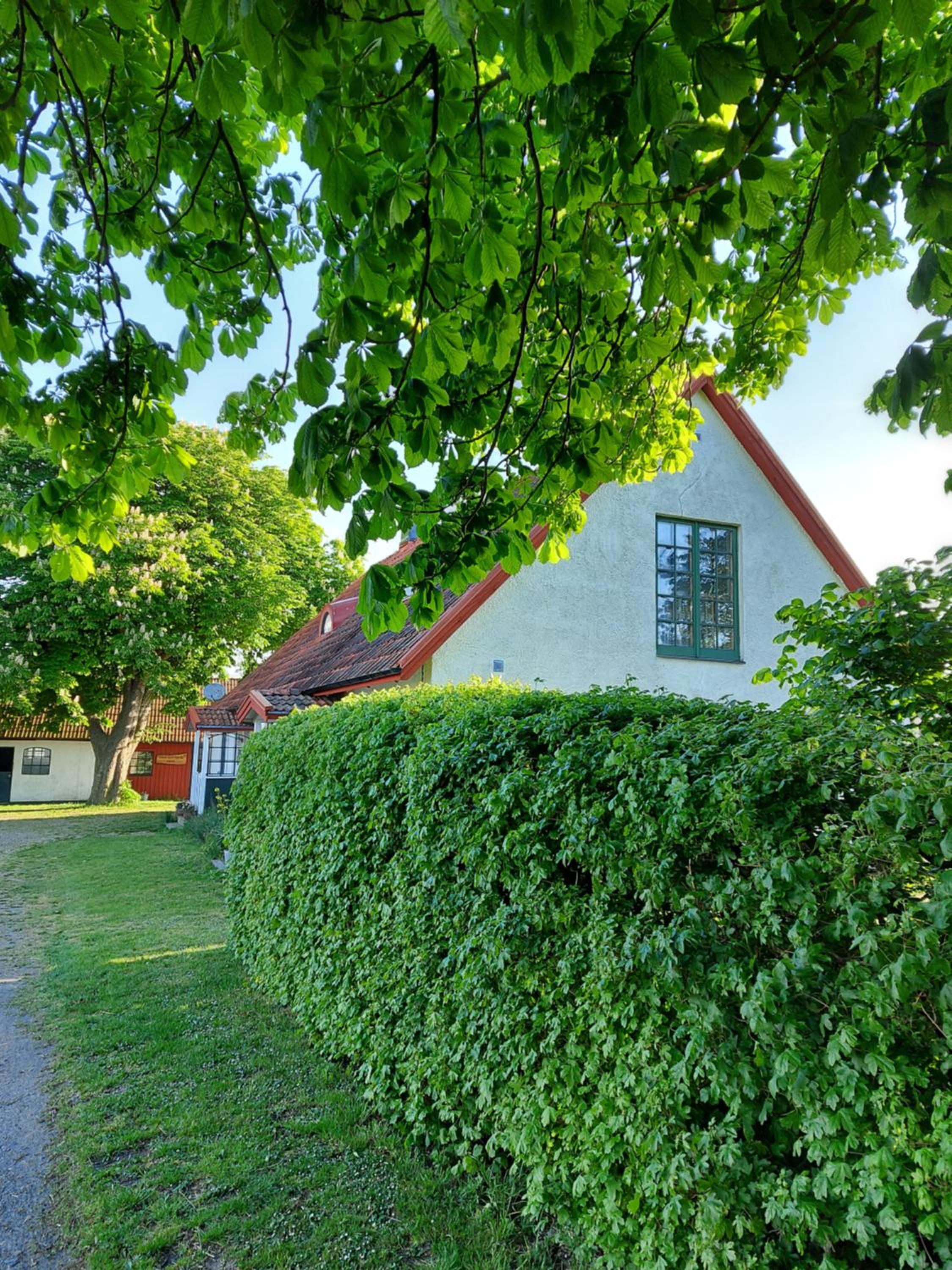 Lantligt och lugnt boende nära natur och stad