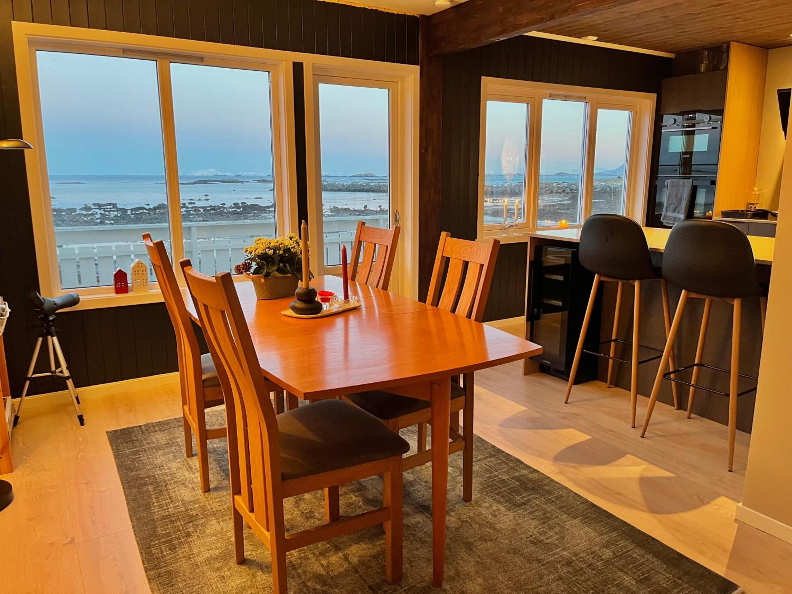 House by the ocean with midnight sun view view 3