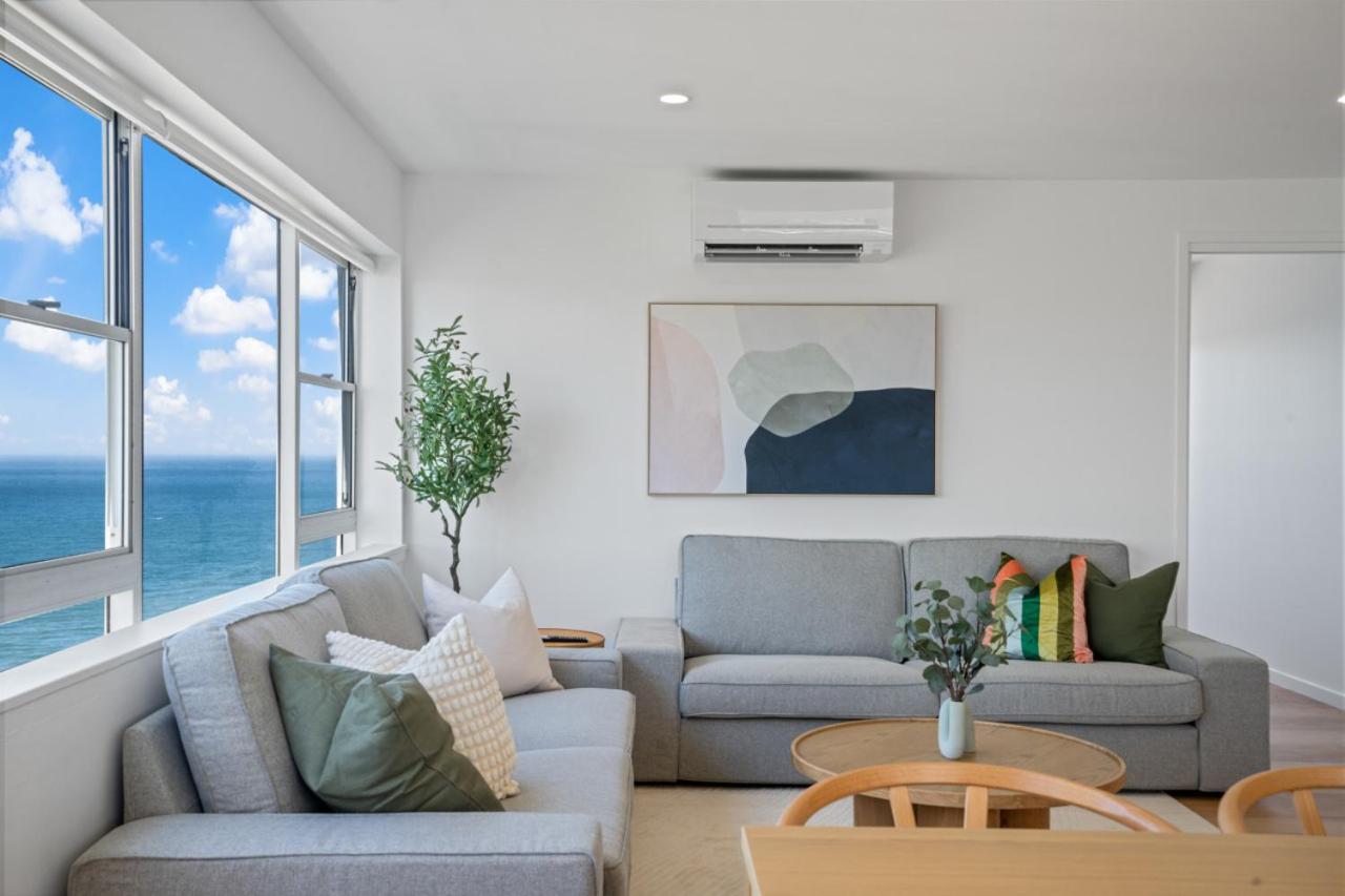 The Coastal - Fully Renovated Beachfront 3 Bedroom unit with Parking & Pool