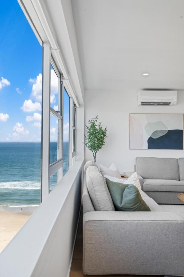 The Coastal - Fully Renovated Beachfront 3 Bedroom unit with Parking & Pool