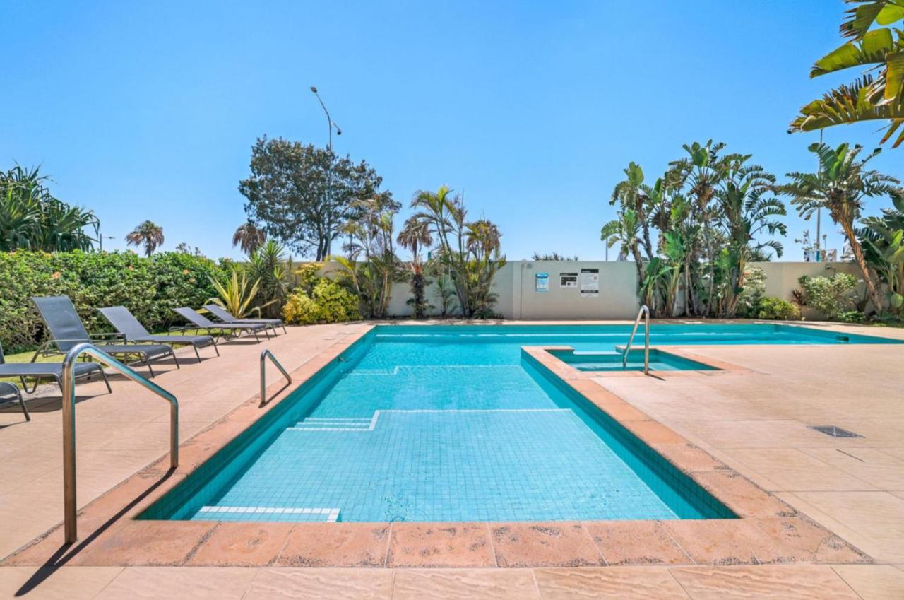 The Coastal - Fully Renovated Beachfront 3 Bedroom unit with Parking & Pool