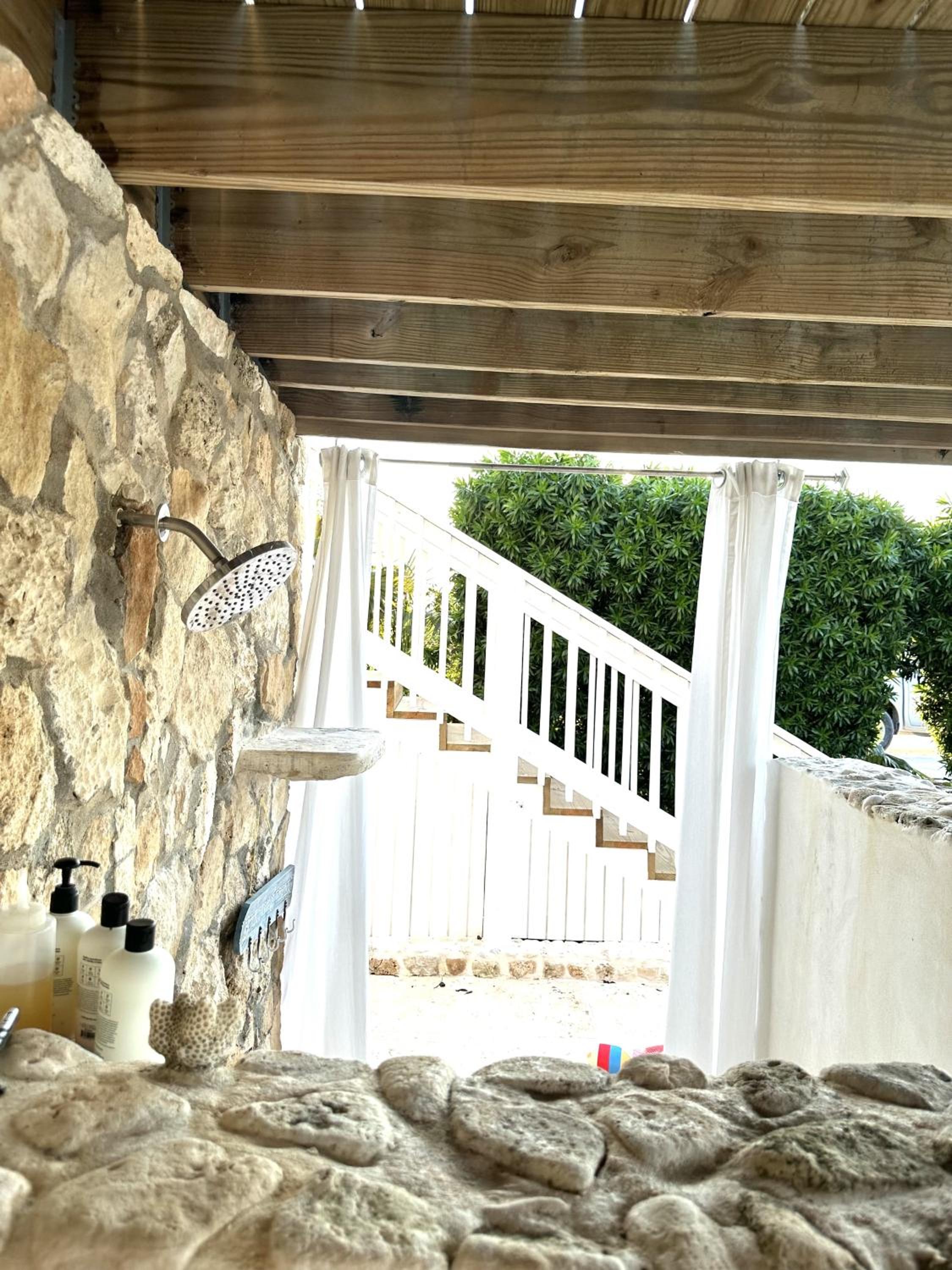 Bahama Mama home