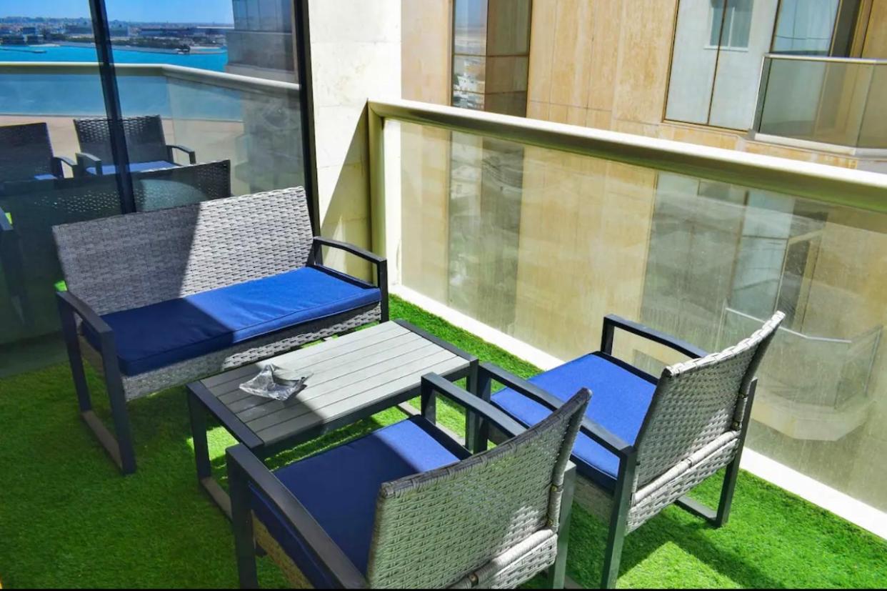 Chic/Elegant 4 Bedrooms… view 2