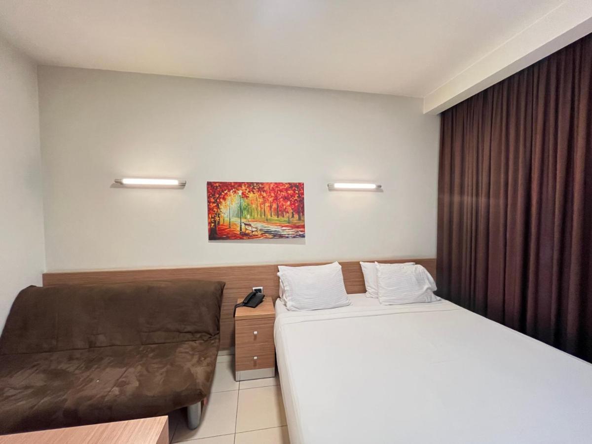 Mabelle s Room with Gym and Bar view 3
