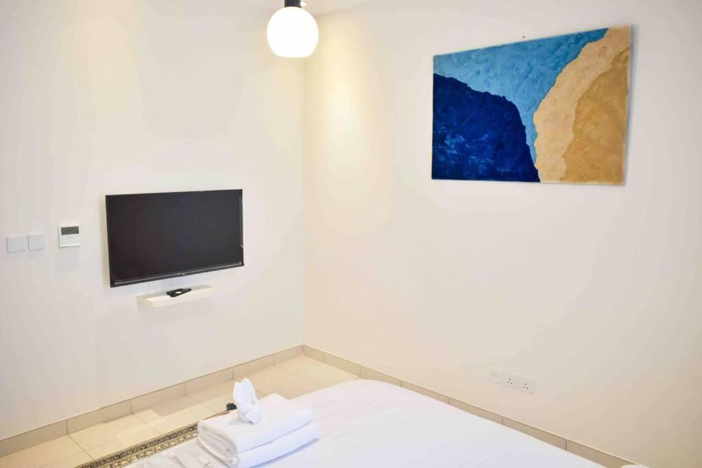 Elegant 4 Beds W/Partial SeaView view 5