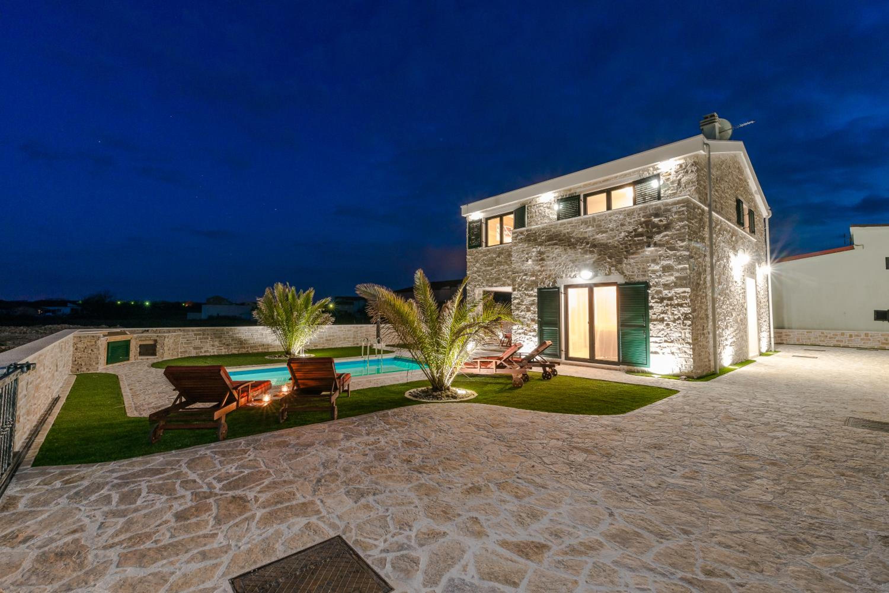 Hotel Villa Stella with heated swimming pool - Image 1