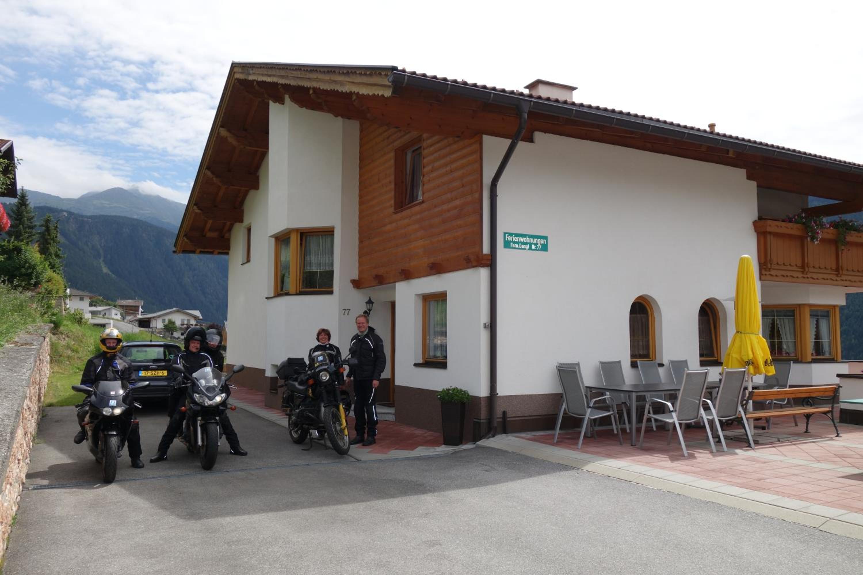 Photo 10