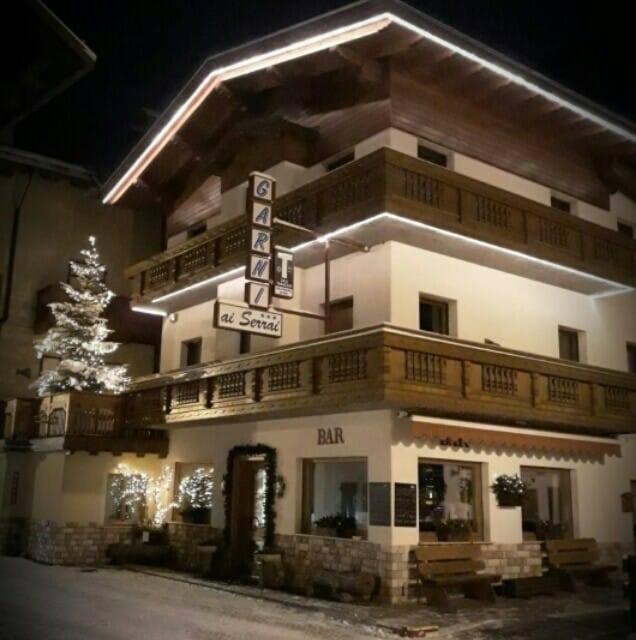 Hotel Garnì Ai Serrai - Image 1