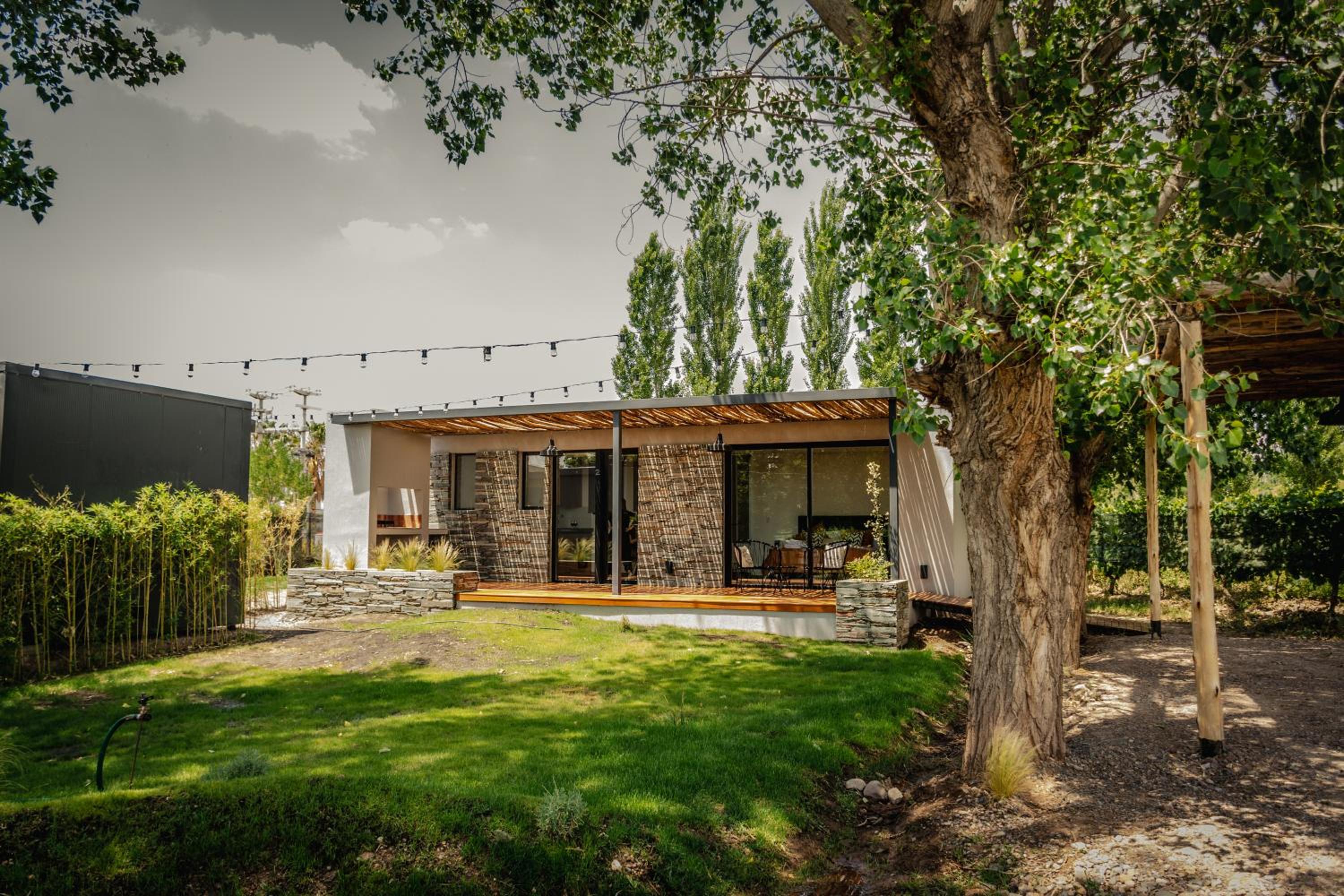 Lodwine Lodge Apartments