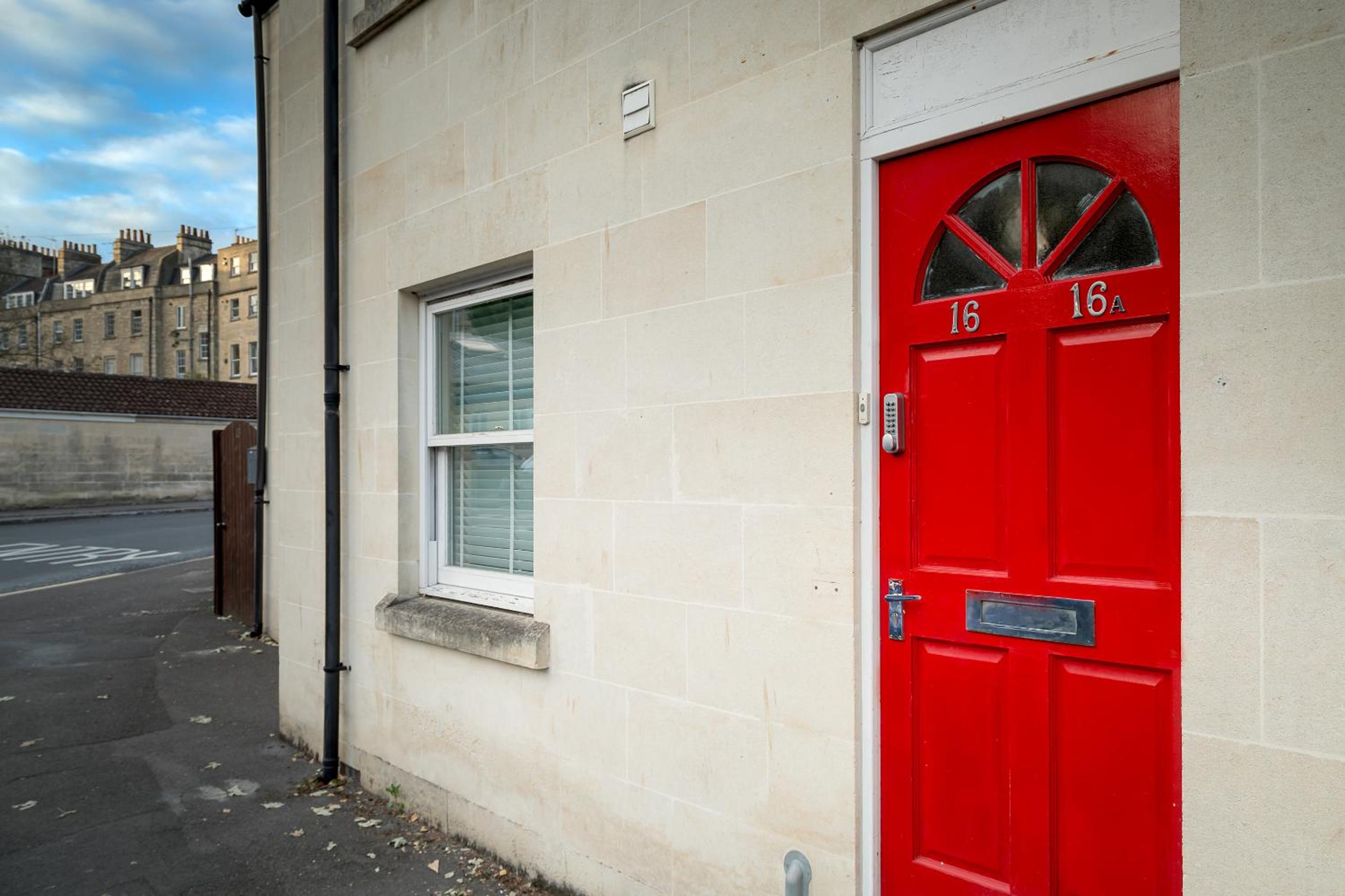 Bath Breaks Apartments