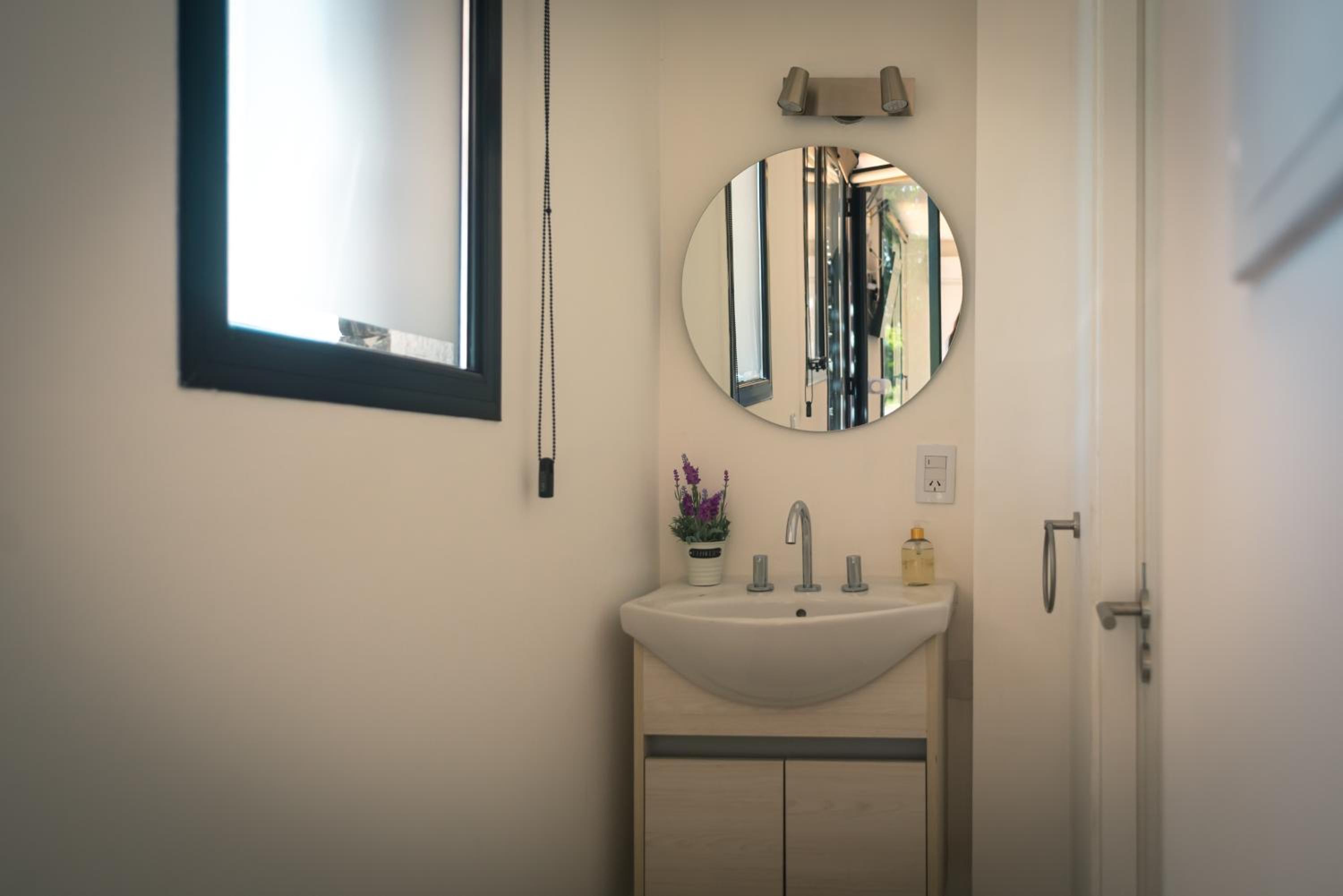 Lodwine Lodge Apartments