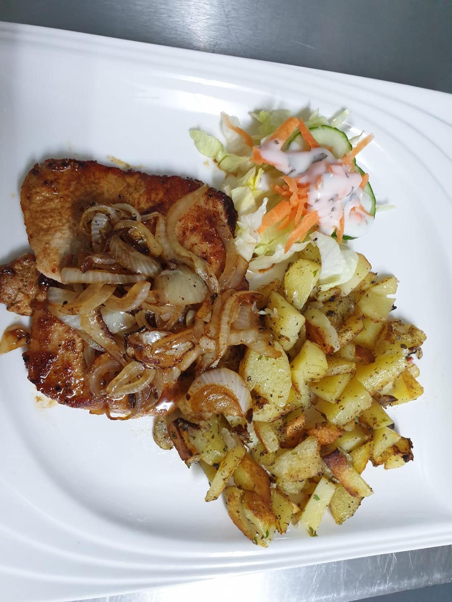 Tattoo PENSION mit Restaurant und Tattoo-Studio