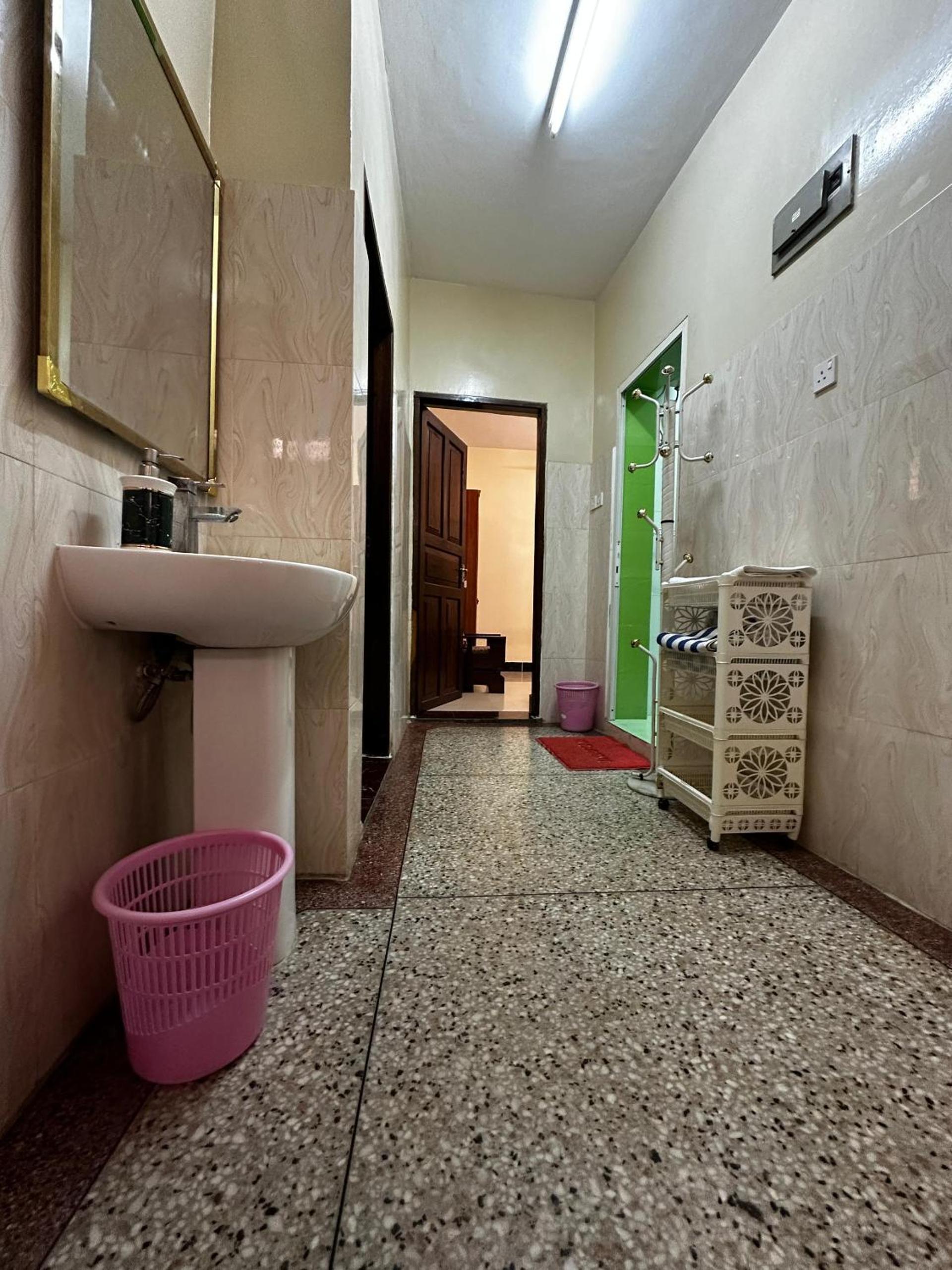 Yahya Apartments