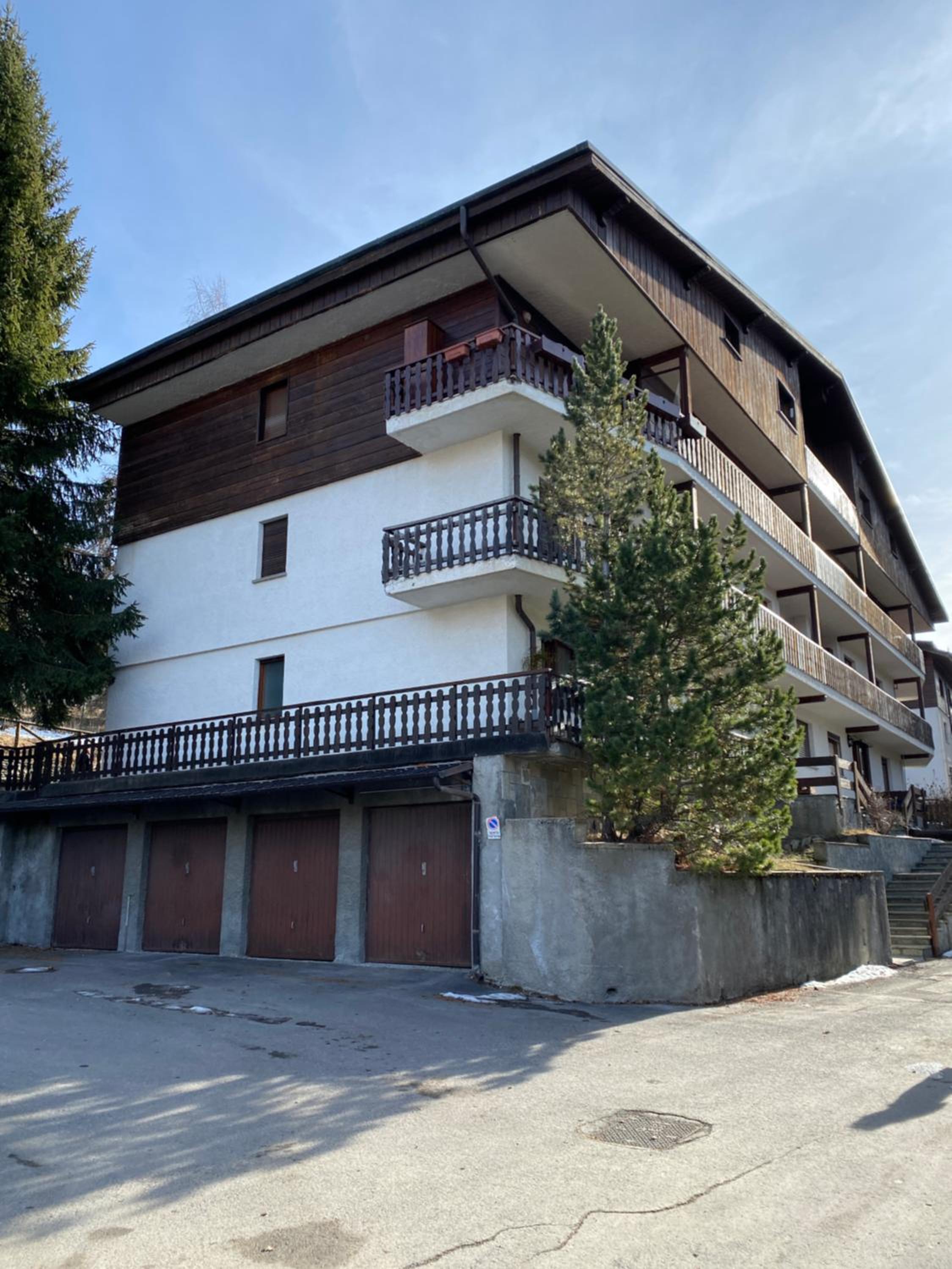 Le Grange Apartments - Direct Ski Access view 2