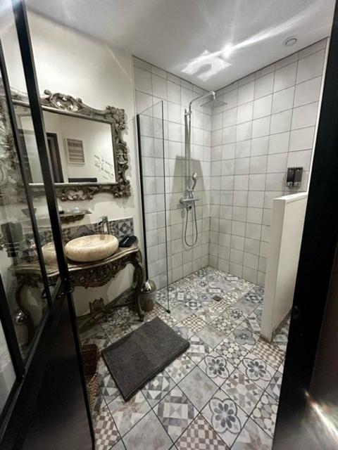 Au domaine des anges Gites avec Jacuzzi privatif dans la chambre