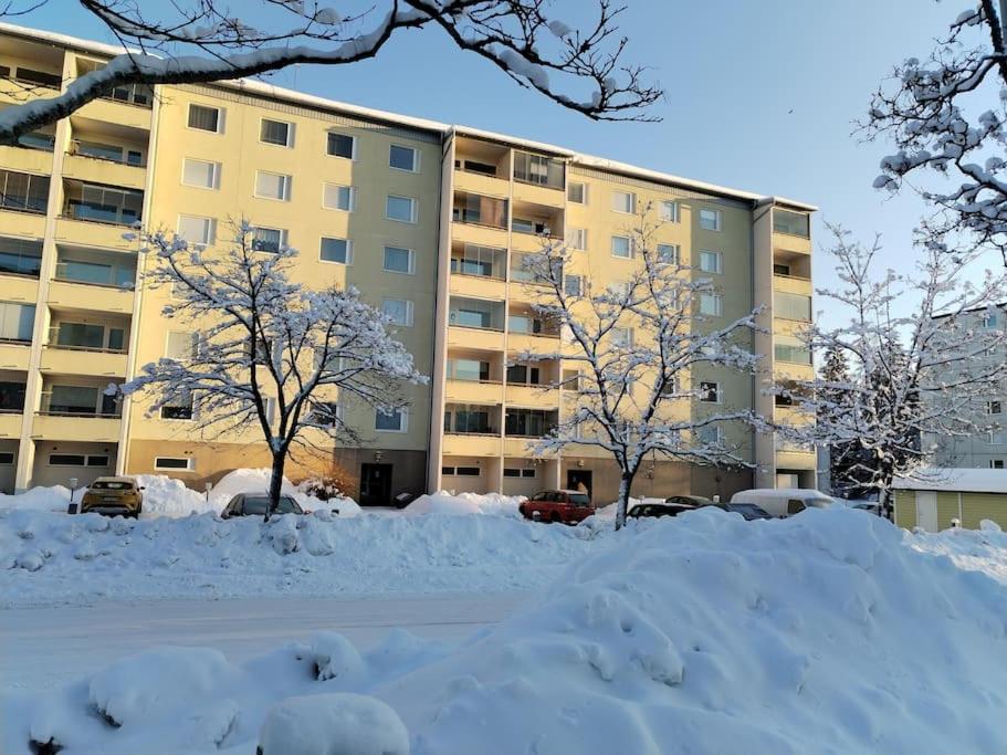 Valoisa & tilava 3.krs kaksio, lasitettu parveke view 4