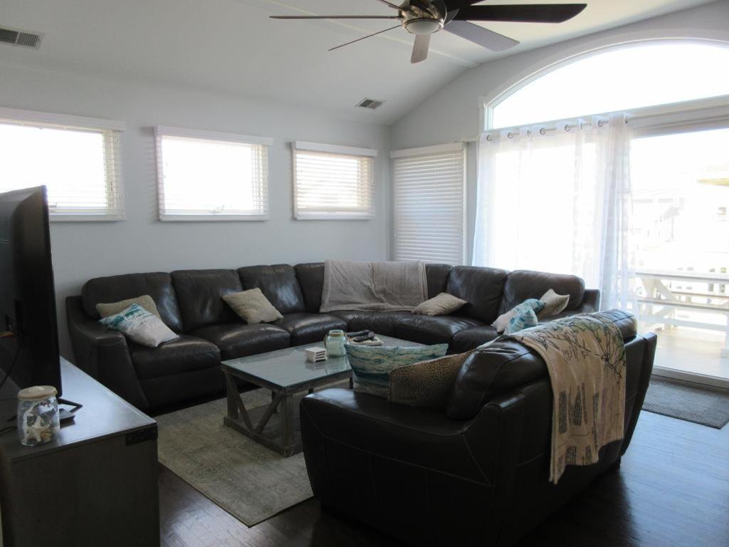 Single Family On The Ocean Side Block In Brant Beach, Very Nicely Appointed! view 4