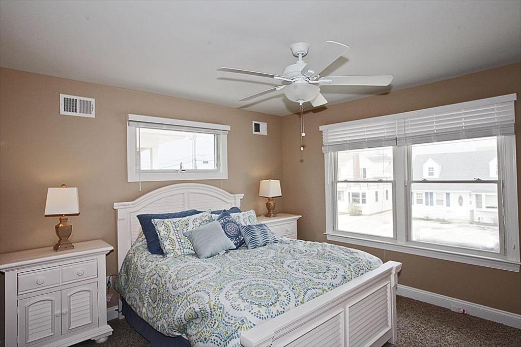 Awesome Home In Peahala Park With 4 Bedrooms, Internet And Wifi view 3
