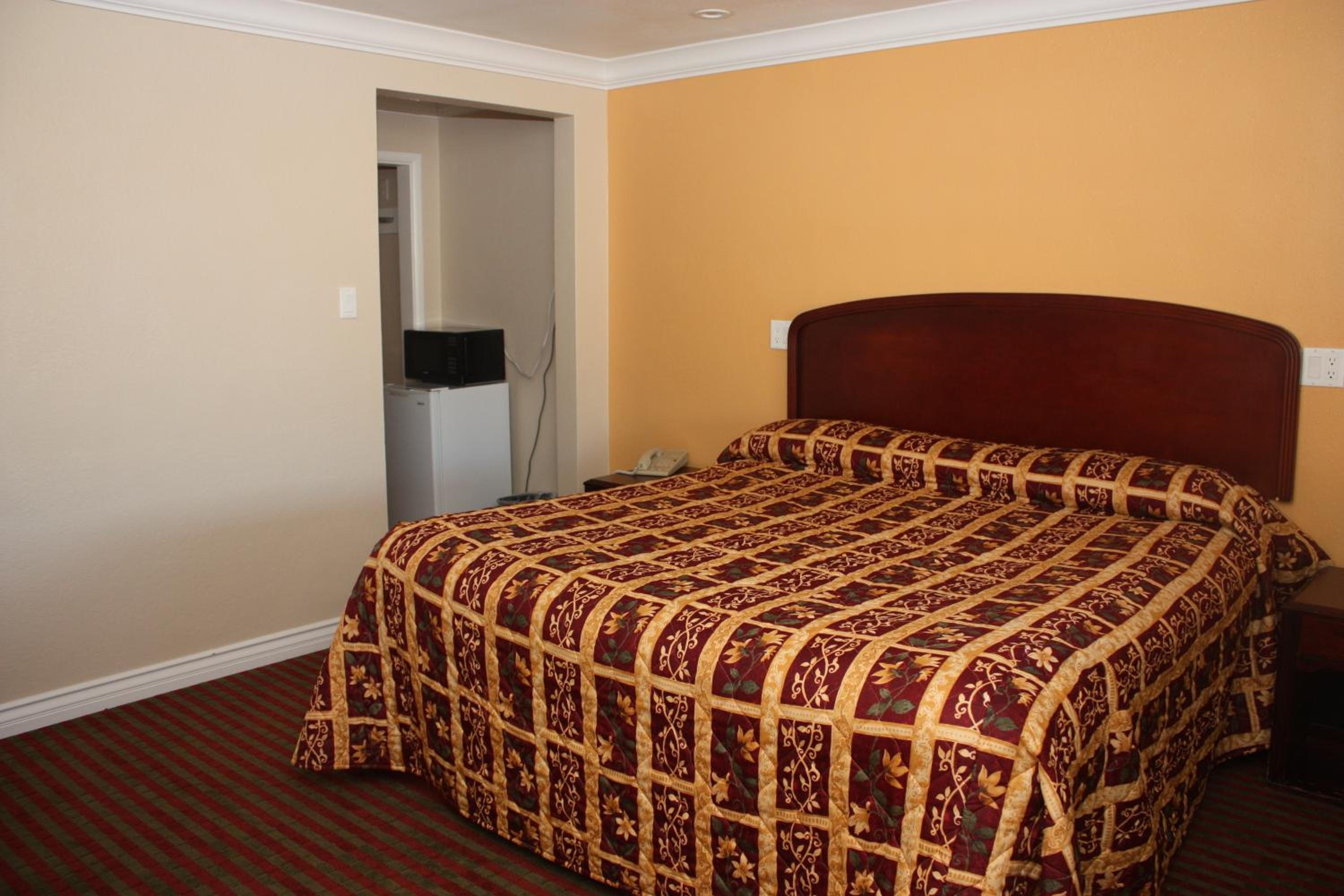 Klamath Falls Vacations - A-1 Budget Motel - Property Image 16
