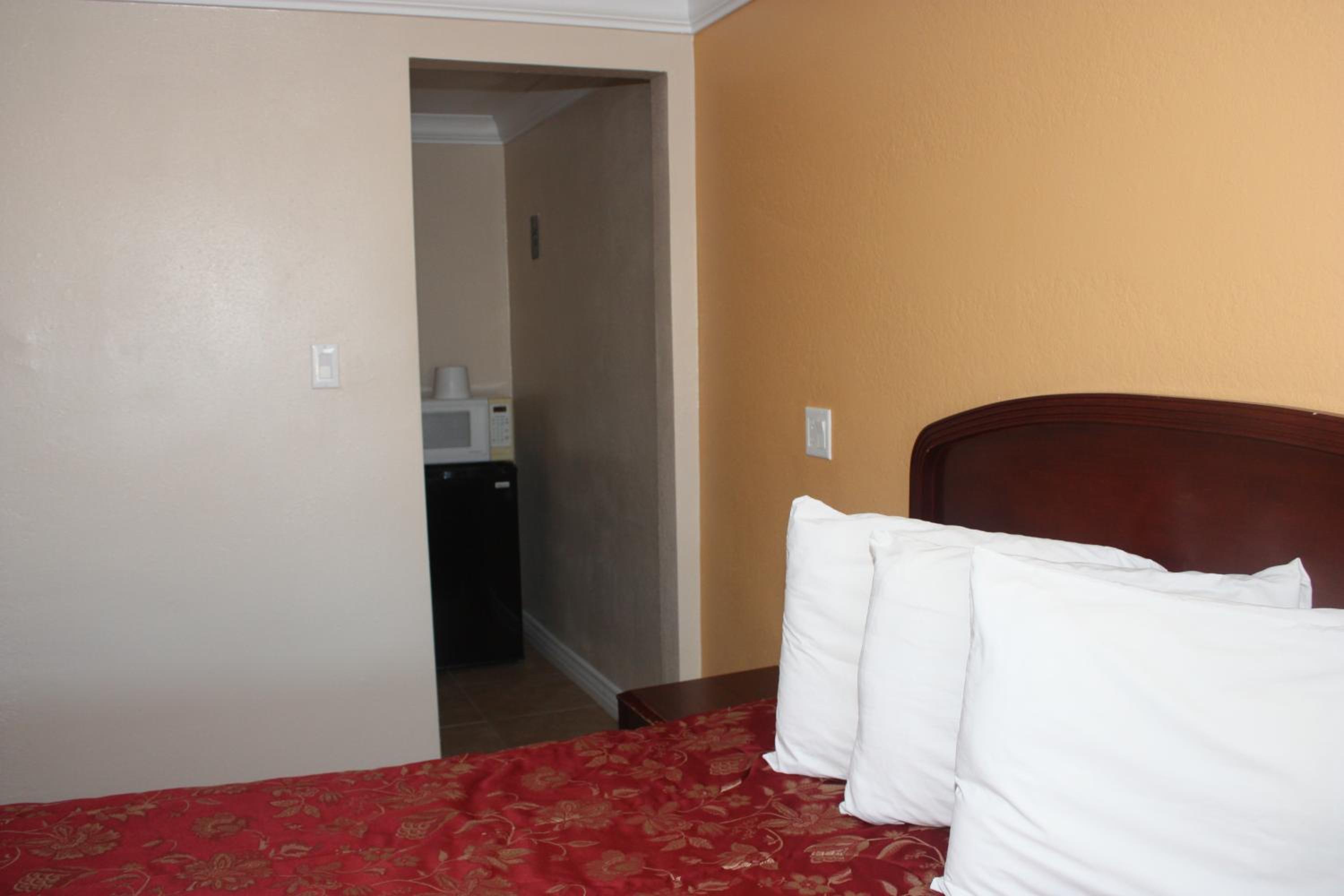 Klamath Falls Vacations - A-1 Budget Motel - Property Image 17