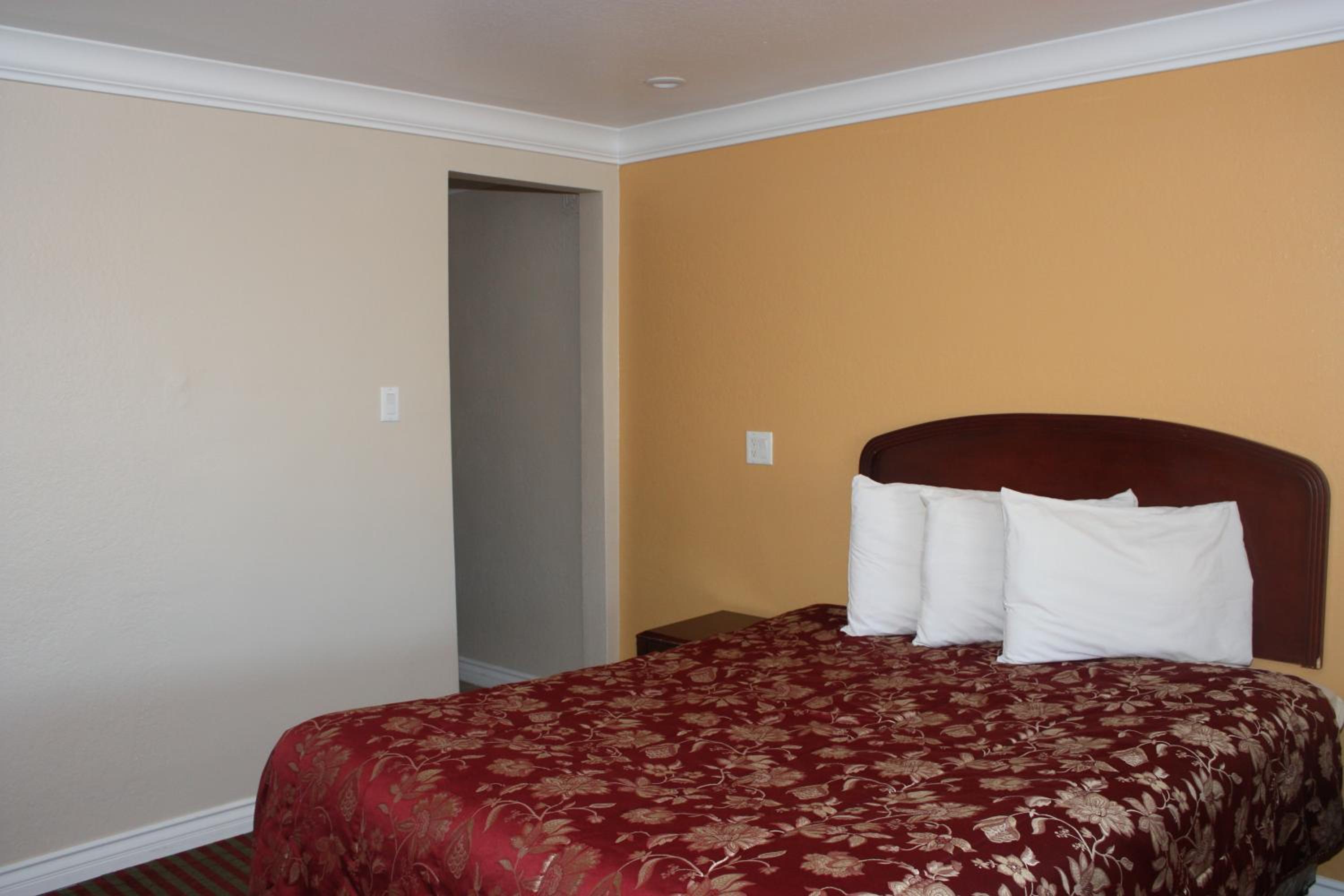 Klamath Falls Vacations - A-1 Budget Motel - Property Image 18