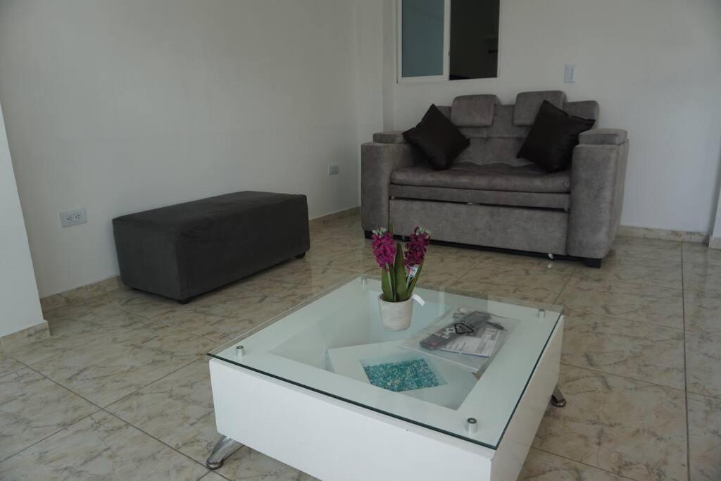 Cómodo apartamento central en Cali sobre la 5ta 301