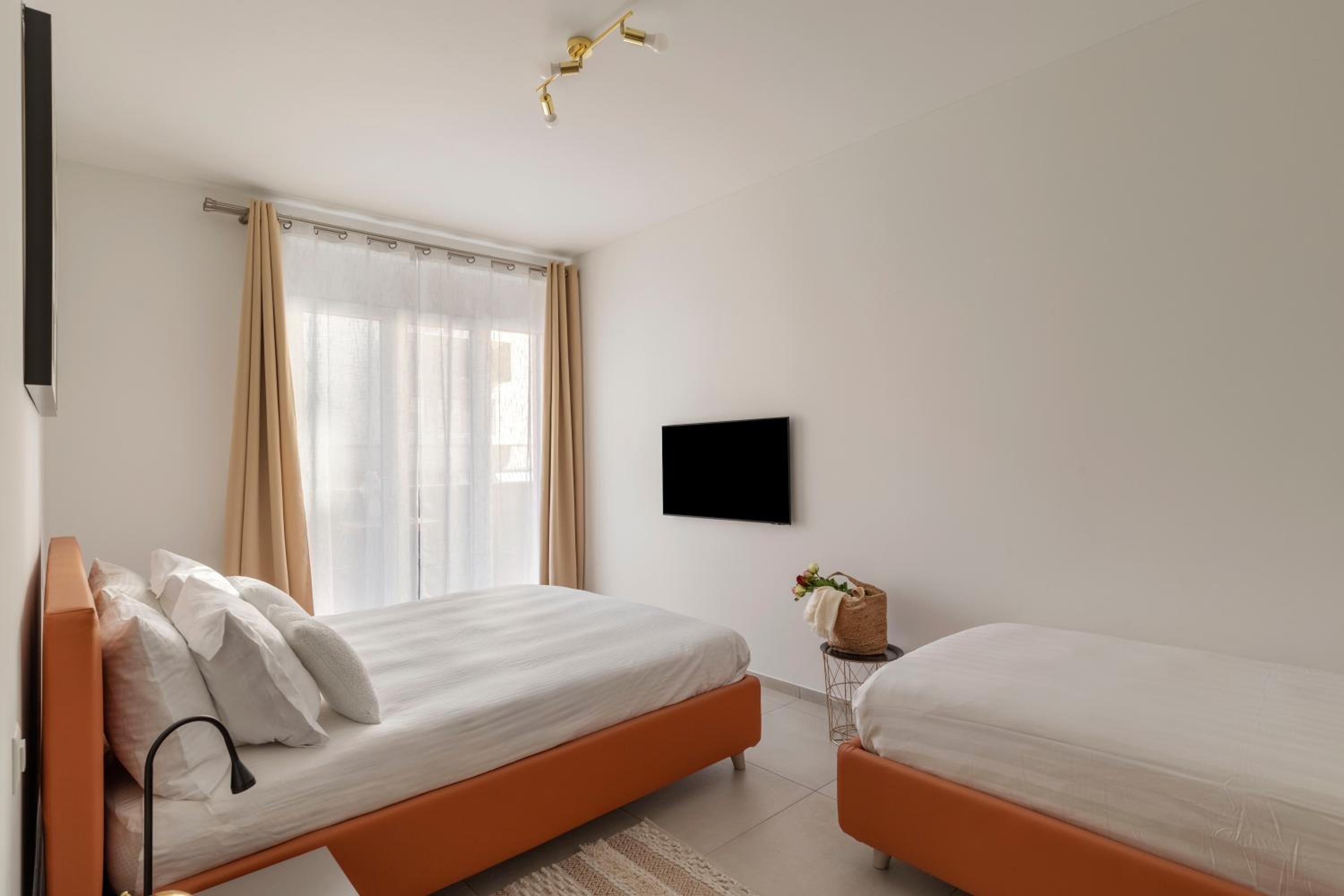 Lugano Superior Suites - Free Parking