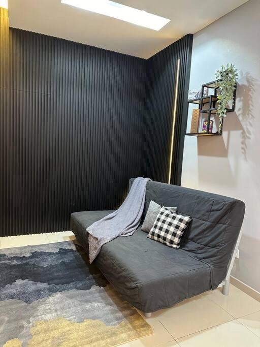 Infinity Pool Netflix 200Mbps apartment photo 1