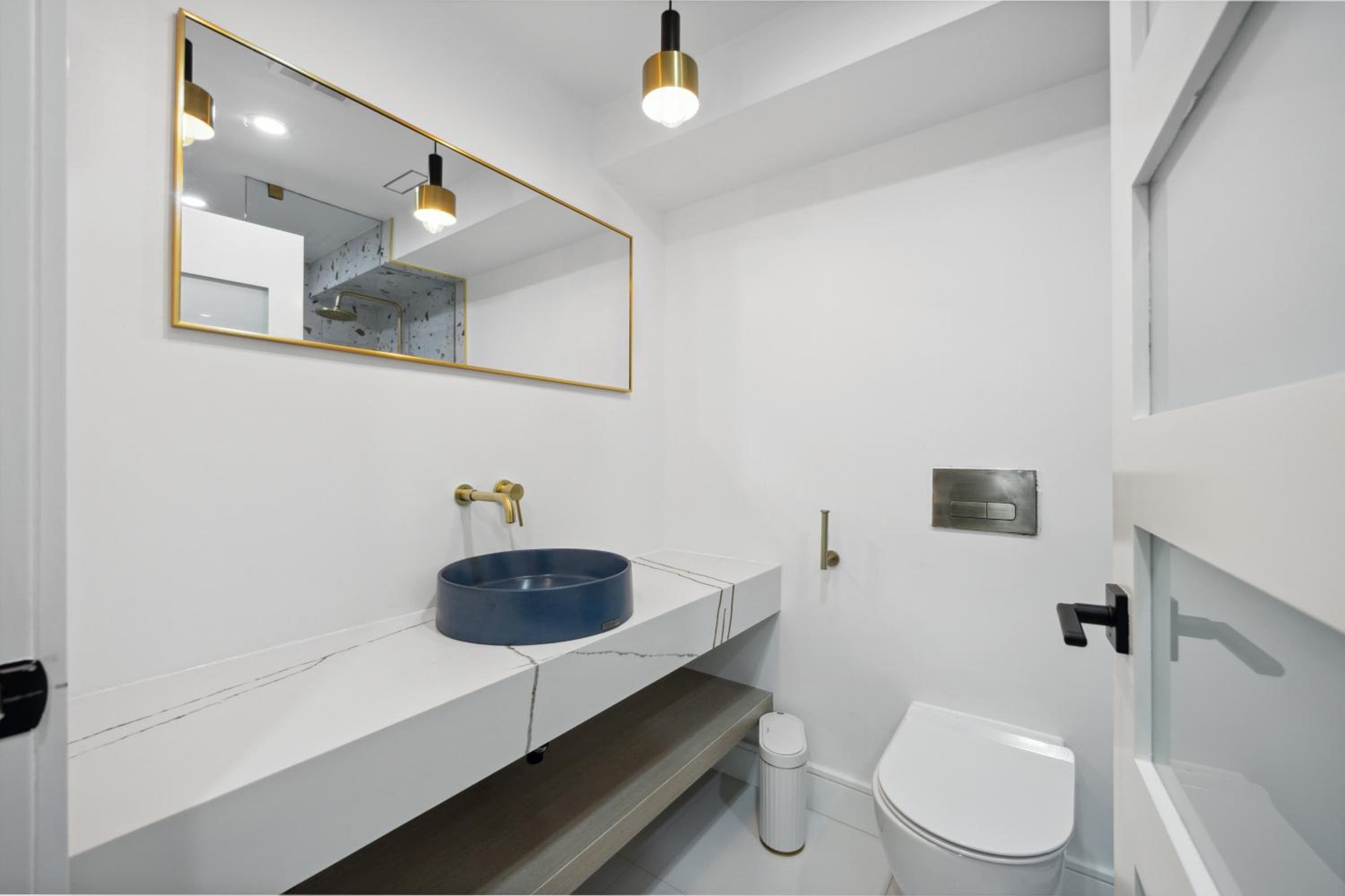 Modern Lower 2BR - Near Restaurants, River, Parks! Whitby