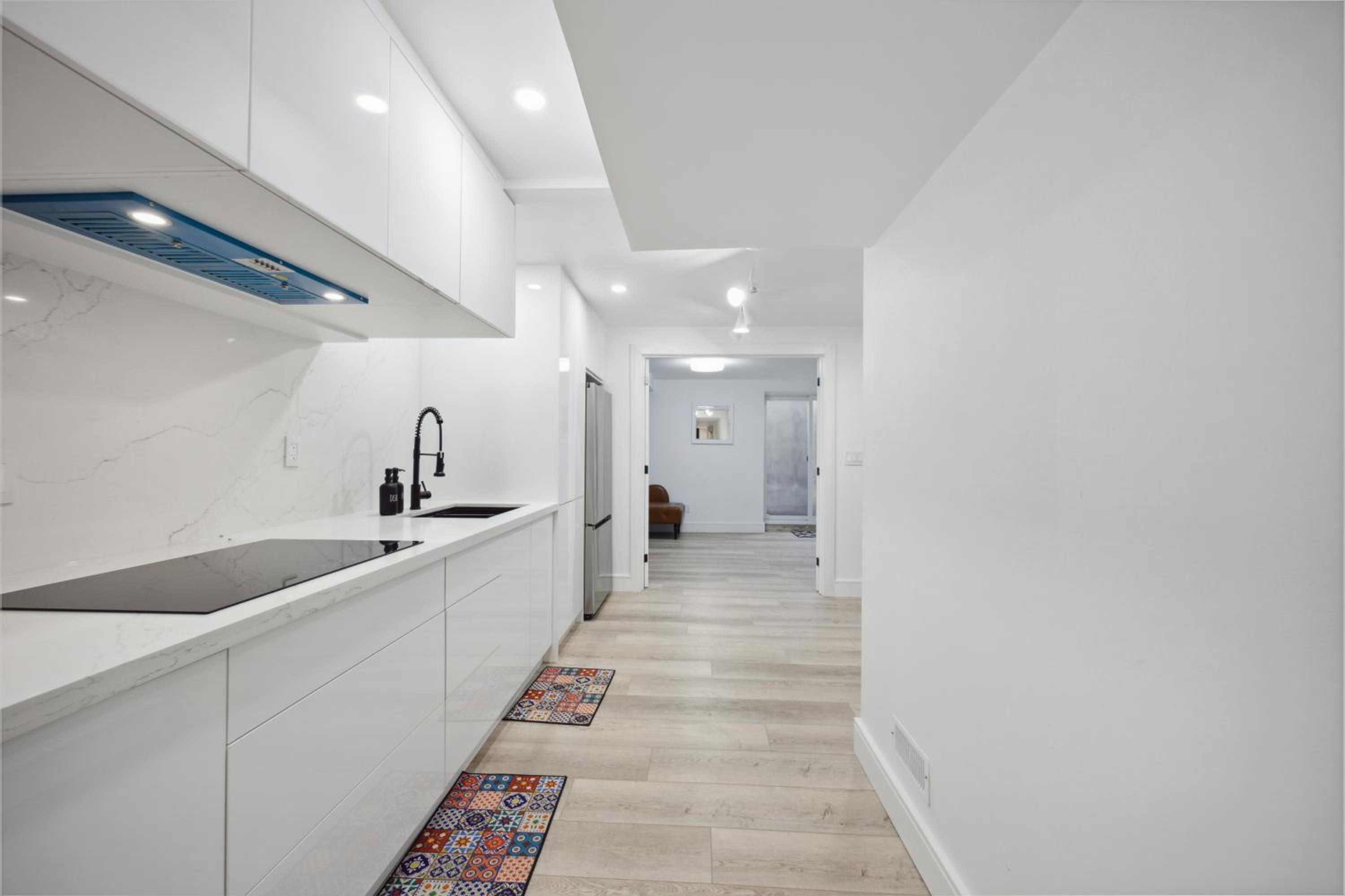 Modern Lower 2BR - Near Restaurants, River, Parks! Whitby