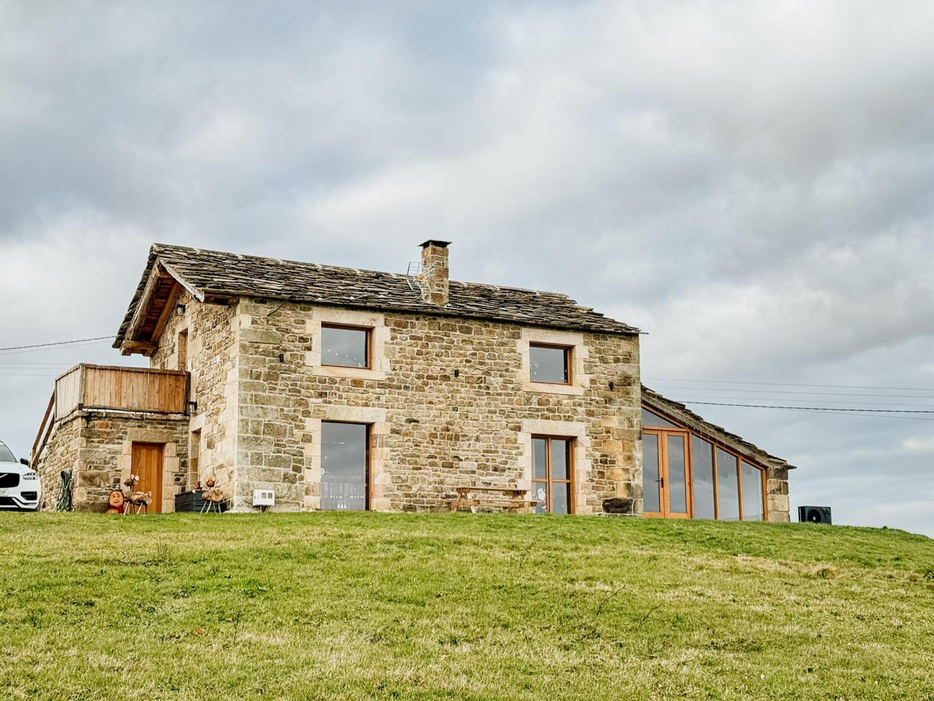 Villa Brenagudina - Cabaña Pasiega con piscina climatizada