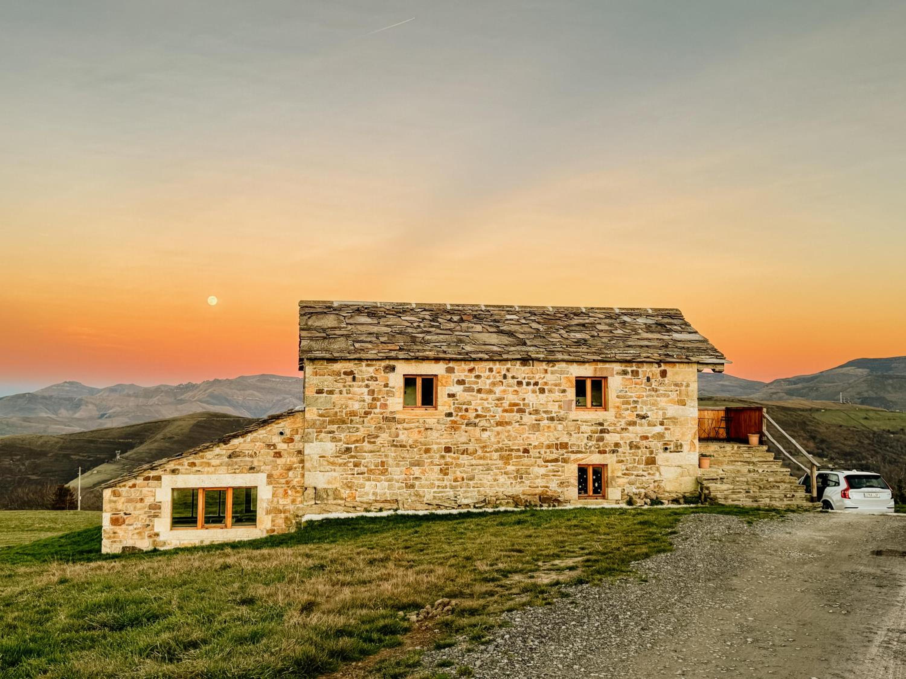 Villa Brenagudina - Cabaña Pasiega con piscina climatizada