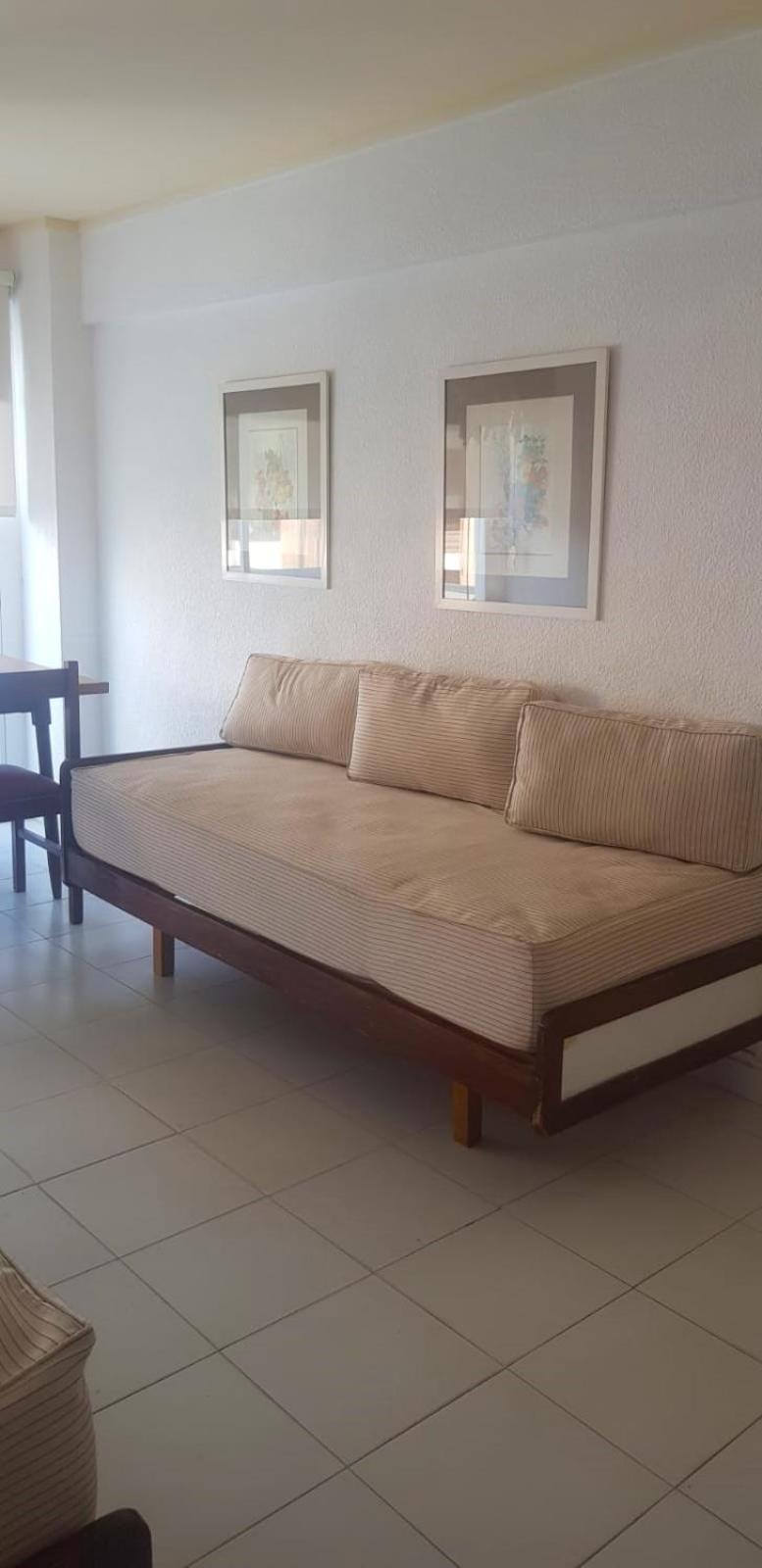 Central apartment with view to the sea -covered parking included-