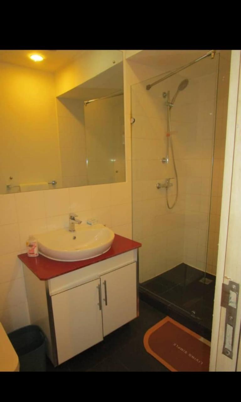 Ovals 2 Bedrooms @ The Gallery Apartments view 2