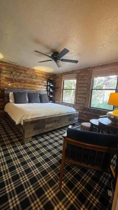 Zion's Cabin and Boujee Barn