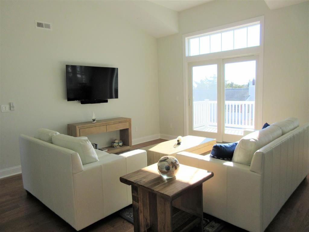 Beautiful New Construction 4 Bedroom 3,5 Bath Home In Holgate view 3