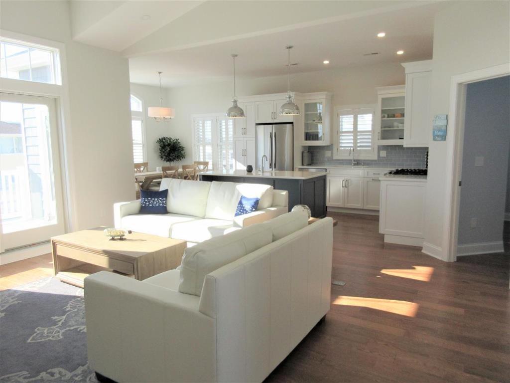 Beautiful New Construction 4 Bedroom 3,5 Bath Home In Holgate view 4