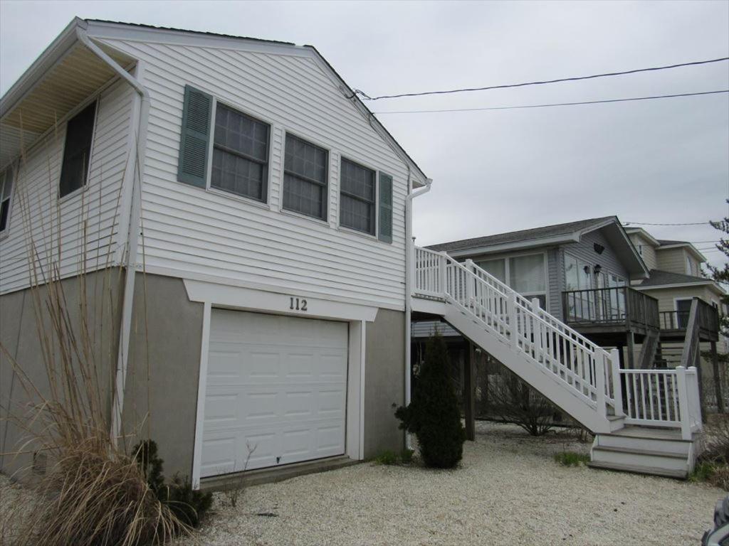 Raised Ranch Style House Close To Beach, Shops And Eateries!