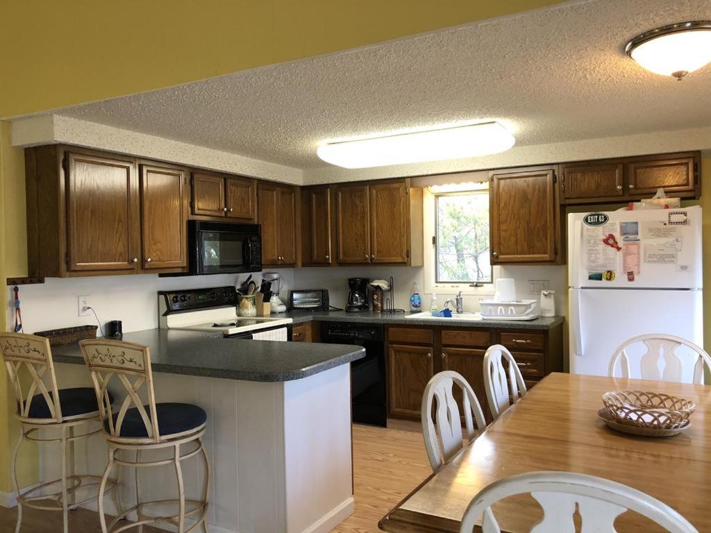 Beautiful Home In Haven Beach With 3 Bedrooms, Internet And Wifi