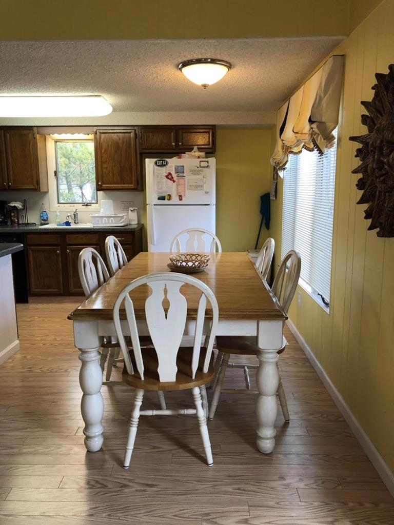 Beautiful Home In Haven Beach With 3 Bedrooms, Internet And Wifi