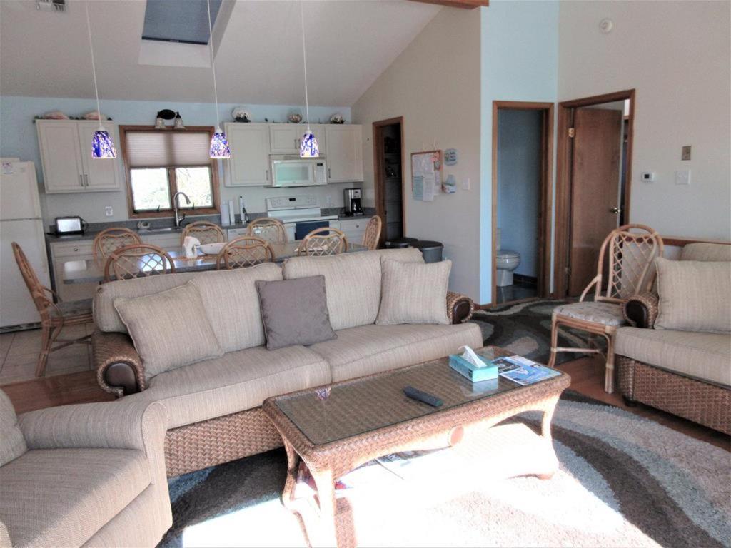 Very Spacious Single Family Home On The Beach Block In Surf City view 3