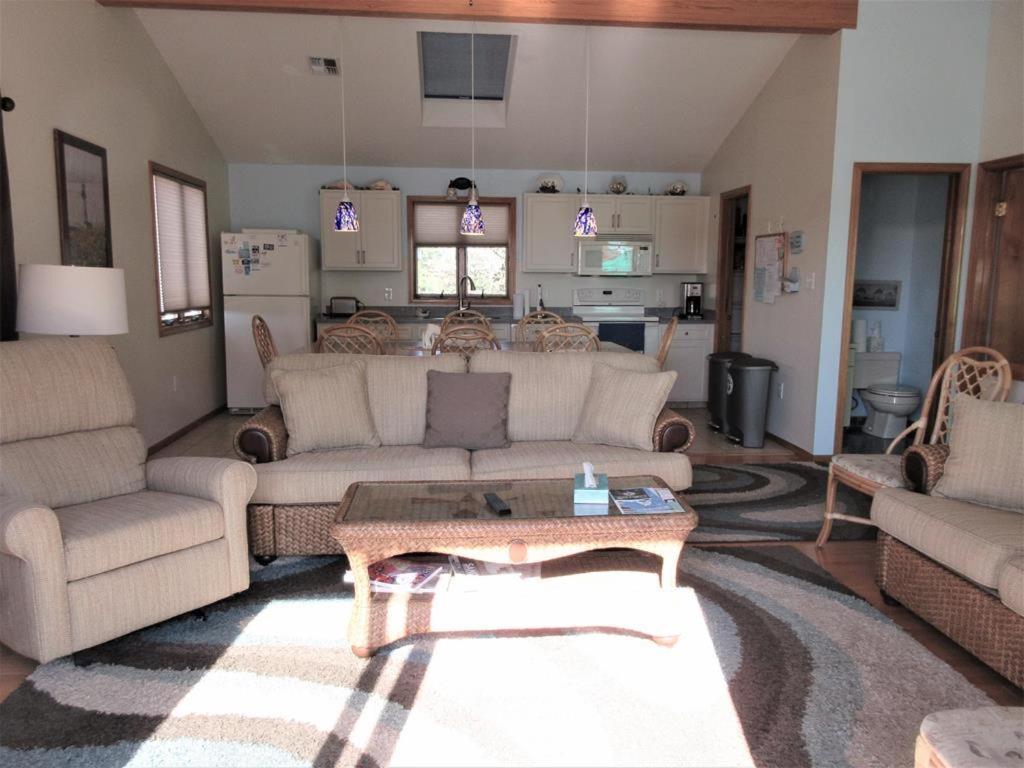 Very Spacious Single Family Home On The Beach Block In Surf City view 4