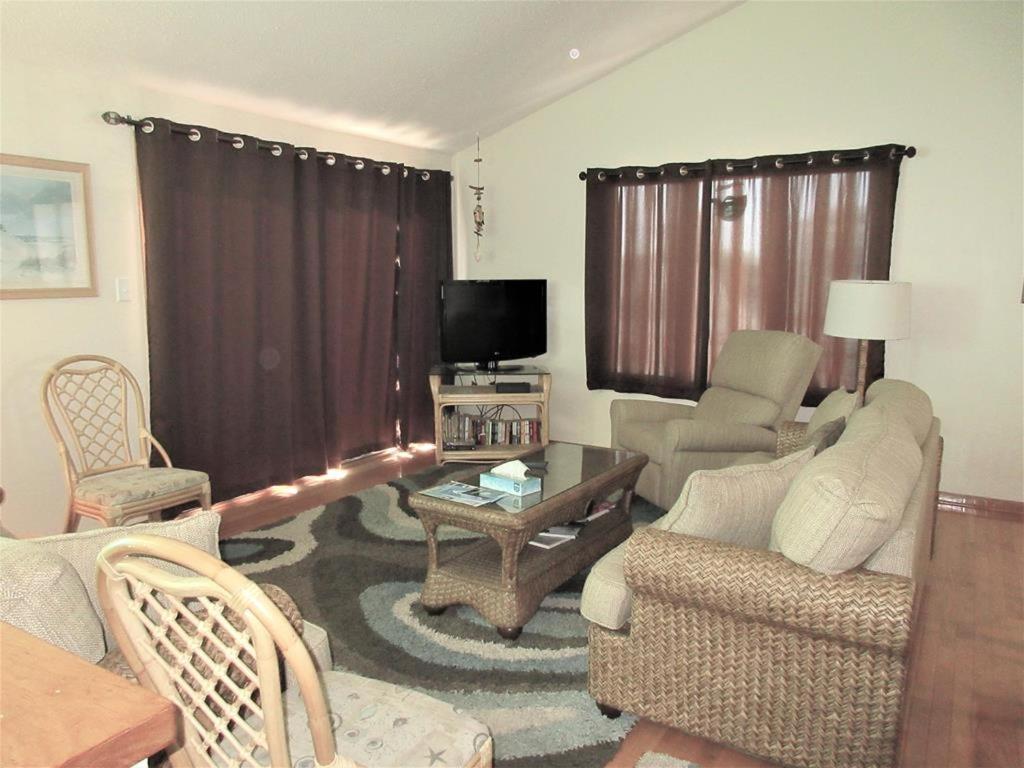 Very Spacious Single Family Home On The Beach Block In Surf City view 5