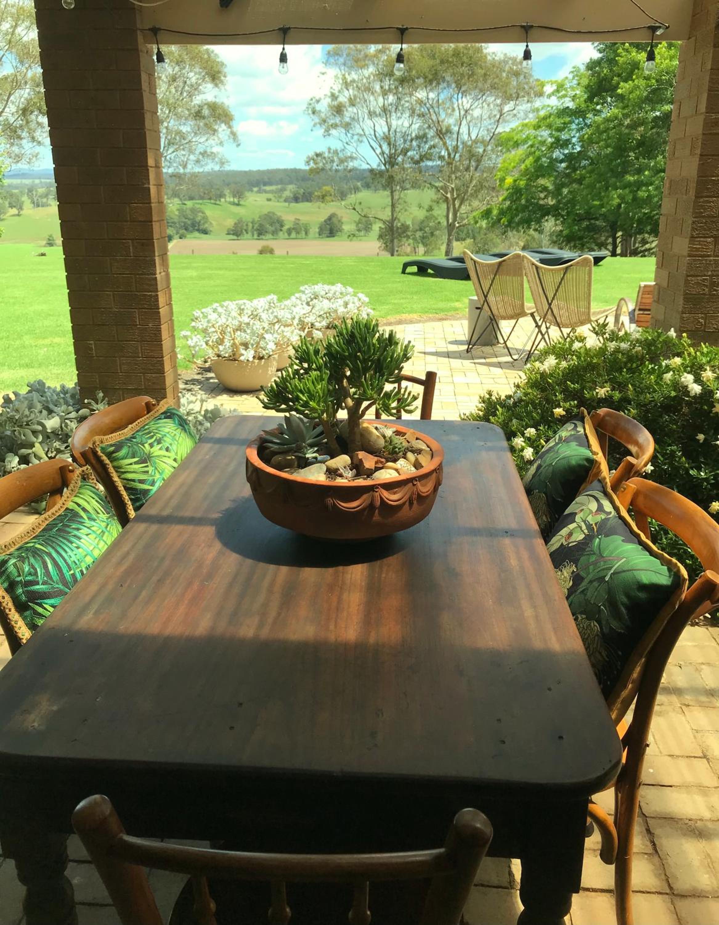 Luxe Homestay 4 BEDROOM Option at 6 O'Clock Shadows